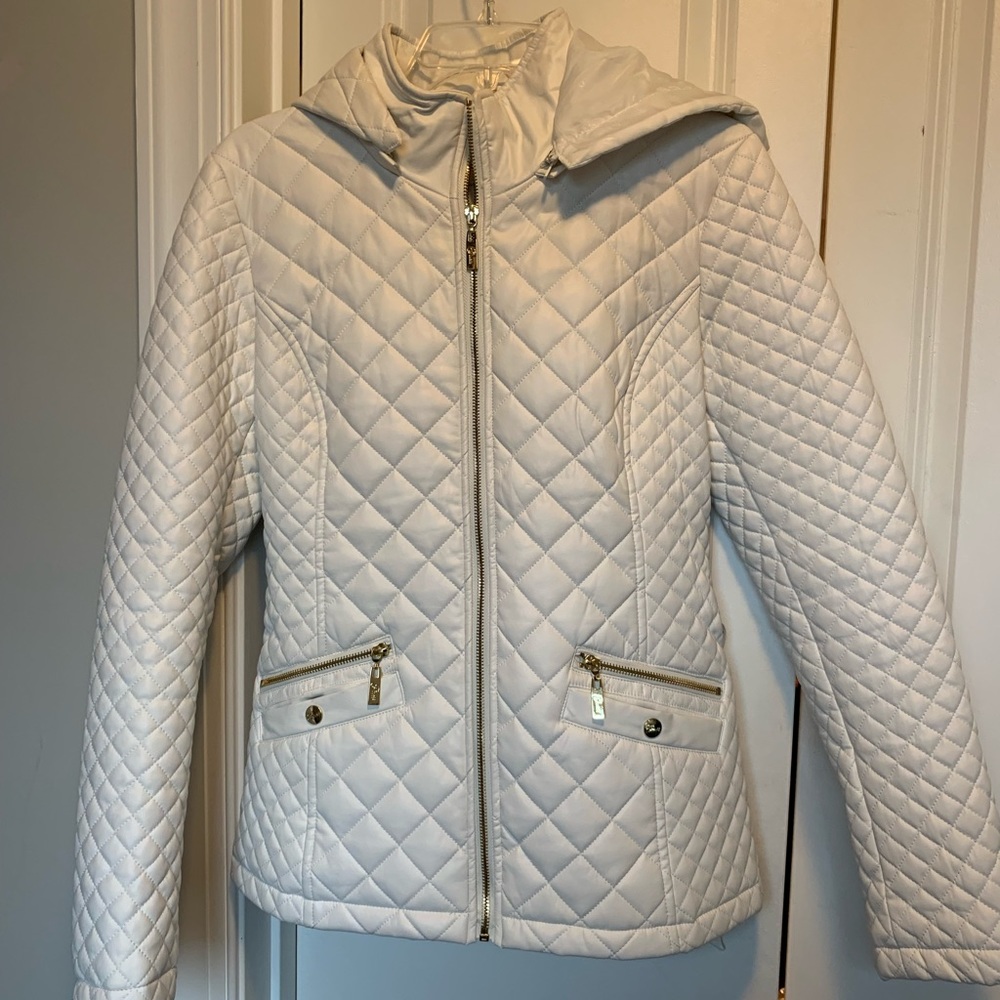 Guess fitted white coat